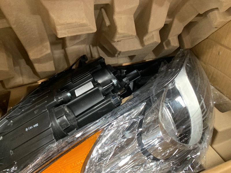 Photo 1 of *HY2503161, HY2502161 Left and Right Clear Lens Chrome Housing Amber Reflector