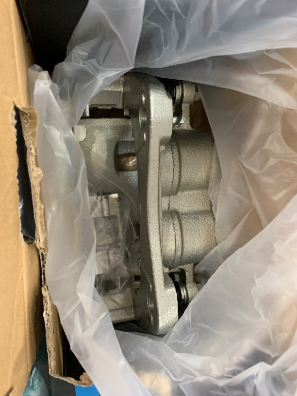 Photo 1 of ****************MISSING BOTH ROTARTS AND CHEMICAL KIT*****************

TRQ Front Brake Pad & Rotor Kit Brake Caliper Brake Chemical Kit Brake Pads Brake Rotor Ceramic Compatible with 2007-2013 Acura MDX 2010-2013 ZDX