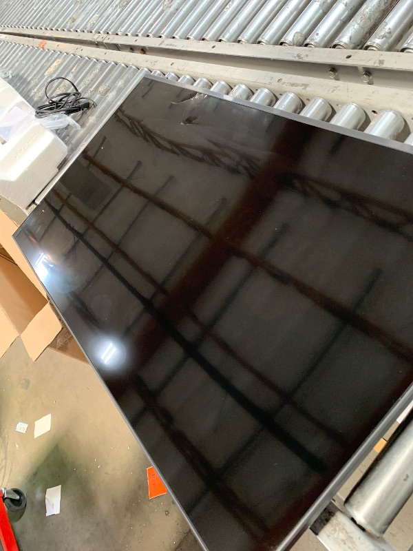 Photo 1 of *************SCREEN DAMAGED, NON-FUNCTIONAL************

SAMSUNG 43-Inch Class Crystal UHD 4K DU7200 Series HDR Smart TV w/Object Tracking Sound Lite, PurColor, Motion Xcelerator, Mega Contrast, Q-Symphony (UN43DU7200, 2024 Model)