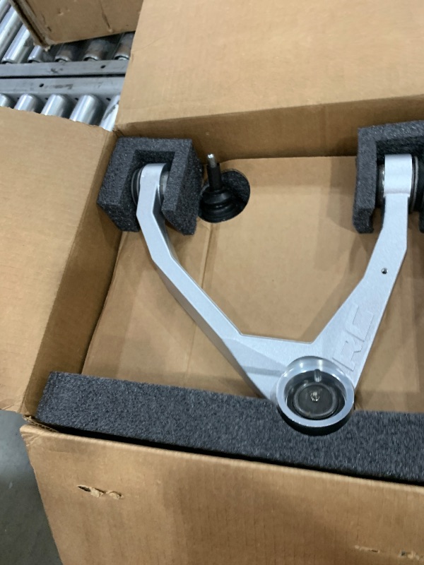 Photo 1 of **************PARTIAL SET, DOES NOT INCLUDE SOME OF THE PARTS********************

Rough Country 3.5" Lift Kit w/N3 Struts for 14-16 Chevy/GMC 1500 2WD - 198.23