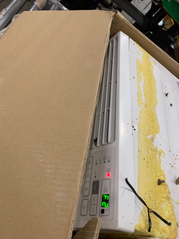 Photo 1 of *******************USED-DIRTY*****************************

LG 8,000 Window Air Conditioner, 115V, 350 Sq.Ft. (14' x 25' Room Size), Quiet Operation, Electronic Control with Remote, 3 Cooling & Fan Speeds, Auto Restart, 8000 BTU, White