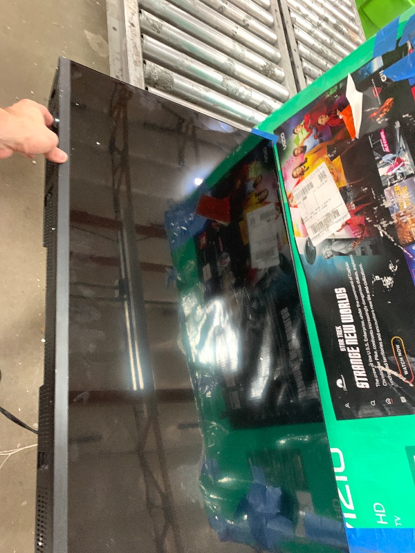 Photo 1 of **************SCREEN SMASHED, NON-FUNCTIONAL***************

VIZIO 40-inch Full HD 1080p Smart TV with DTS Virtual: X