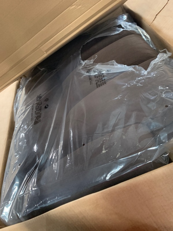 Photo 1 of *************INCOMPLETE ITEM, THIS IS ONLY 1 OUT OF MULTIPLE BOXES*************

Reclining Chair