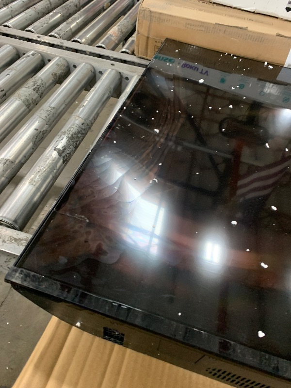 Photo 1 of **************SCREEN DESTROYED, NON-FUNCTIONAL***************************

Roku Smart TV – 55-Inch Select Series 4K HDR RokuTV with Roku Enhanced Voice Remote, Brilliant 4K Picture, Automatic Brightness, & Seamless Streaming – Live Local News, Sports, Fam