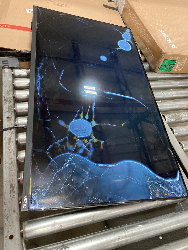 Photo 1 of ***SMASHED SCREEN FINAL SALE**VIZIO 40-inch Full HD 1080p Smart TV with DTS Virtual: X, Alexa Compatibility, Google Cast Built-in, Bluetooth Headphone Capable, (VFD40M-08 New)
