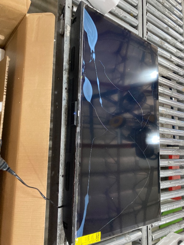Photo 1 of **SMASHED SCREEN FINAL SALE **Roku Smart TV – 50-Inch Select Series 4K HDR RokuTV with Roku Enhanced Voice Remote, Brilliant 4K Picture, Automatic Brightness, & Seamless Streaming – Live Local News, Sports, Family Entertainment