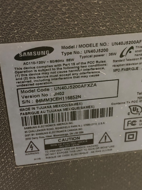 Photo 1 of ************THE RIGHT 1/4 OF THE SCREEN IS NOT WORKING***************

SAMSUNG 40-inch Class LED Smart FHD TV 1080P (UN40N5200AFXZA, 2019 Model), Black