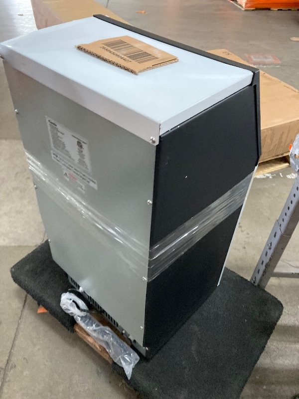 Photo 1 of 100LBS/200LBS/265LBS Freestanding Commercial Ice Maker Z5845A
