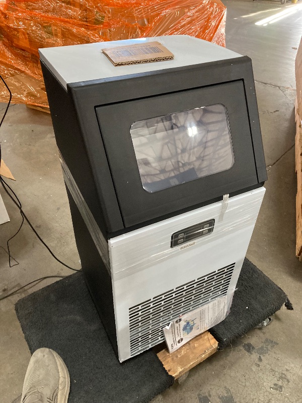 Photo 1 of 100LBS/200LBS/265LBS Freestanding Commercial Ice Maker Z5845A
