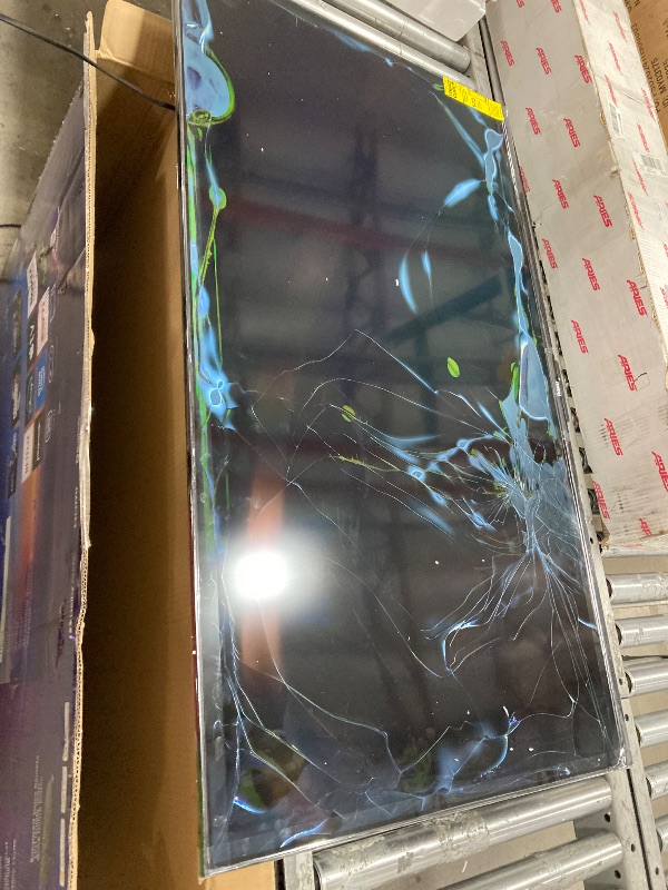 Photo 1 of **SMASHED SCREEN FINAL SALE**Roku Smart TV 2025 – 50-Inch Select Series, 4K HDR TV – RokuTV with Enhanced Voice Remote – Flat Screen LED Television with Wi-Fi for Streaming Live Local News, Sports, Family Entertainment