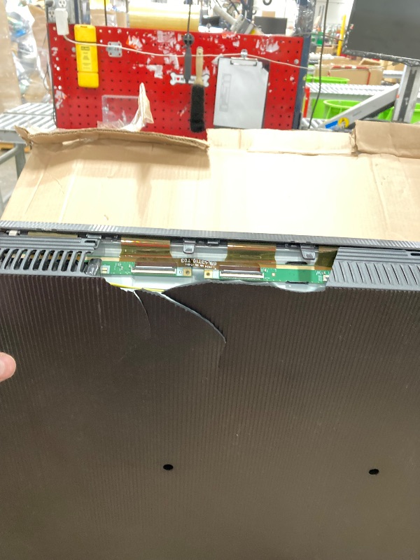 Photo 1 of **SMASHED SCREEN FINAL SALE**SAMSUNG 43-Inch Class Crystal UHD 4K DU7200 Series HDR Smart TV w/Object Tracking Sound Lite, PurColor, Motion Xcelerator, Mega Contrast, Q-Symphony (UN43DU7200, 2024 Model)