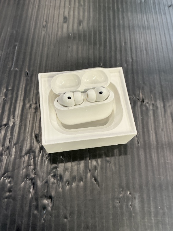 Photo 1 of AirPods 3 pro