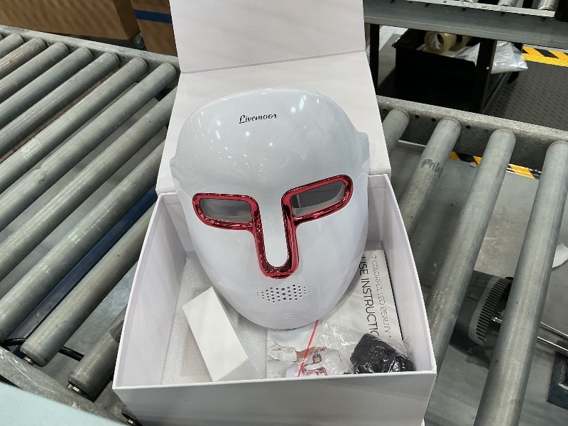 Photo 1 of SDKWDH Wireless 7-Color LED Facial Mask, 630+850nm At-Home Spa Beauty Tools