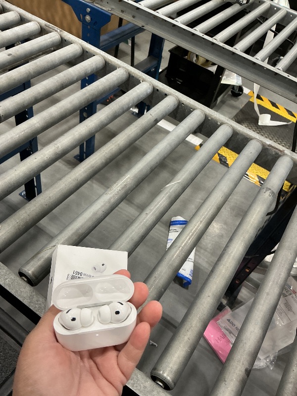 Photo 1 of Apple AirPods Pro 3 Wireless Earbuds