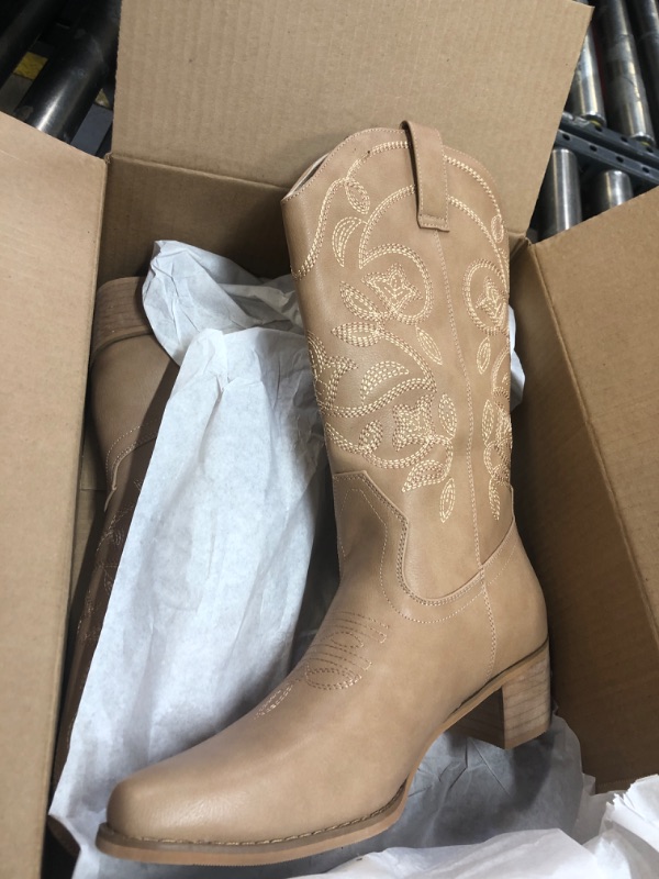 Photo 1 of  womens boots- light brown - size 9