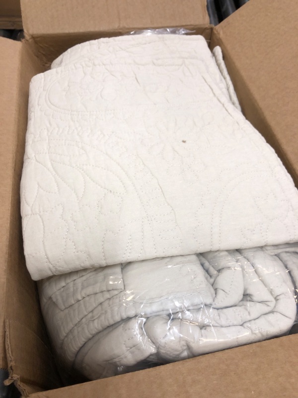 Photo 2 of PALASSIO Beige Paisley 100% Cotton Quilt California Cal King Size Bedding Sets with 2 Pillow Shams, Oversized Boho Floral Farmhouse Vintage Soft Bedspread Shabby Chic Coverlet for All Season, 3 Pieces