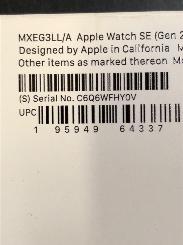 Photo 4 of Apple Watch SE (2nd Gen) [GPS 40mm] Smartwatch with Starlight Aluminum Case with Starlight Sport Band M/L. Fitness and Sleep Trackers, Crash Detection, Heart Rate Monitor, Retina Display