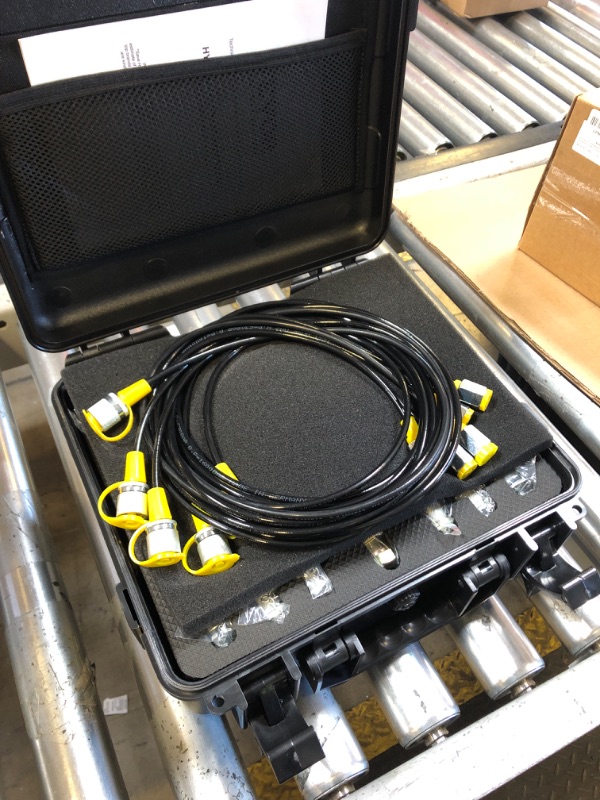 Photo 2 of VEVOR Hydraulic Pressure Test Kit, 10/100/250/400/600bar, 5 Gauges 13 Test Couplings 14 Tee Connectors 5 Test Hoses, Hydraulic Gauge Kit with Sturdy Carrying Case, for Excavator Construction Machinery