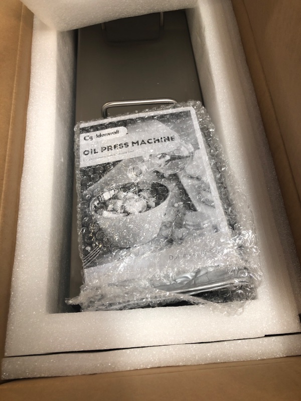 Photo 1 of CGOLDENWALL 1500W Commercial Automatic Oil Press Machine Industrial Oil pressing machine Nuts Seeds Oil Presser Pressing Machine Cold Hot Press All Stainless Steel High Oil Extractor CE (Silver, 110V)