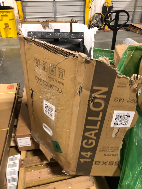 Photo 1 of ***valve dose not working*** 14 Gallon Ultra Quiet Air Compressor, 2HP 3.45 CFM@ 115PSI Oil-Free Air Compressor Tank, 110V/60hz, 70dB Air Compressor for Car Repair, Spray Painting, Woodwork Nailing (14 Gallon)