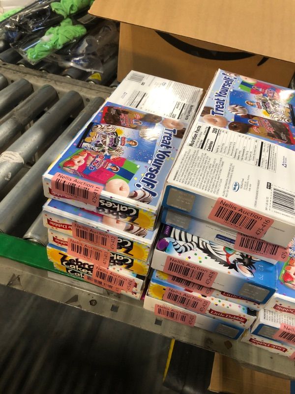 Photo 1 of !! EXPIRED ON 04/06/2025
Little Debbie Zebra Cakes, 10 Twin-Wrapped Cakes, 13.0 oz Box, Pack of 0ne (1)