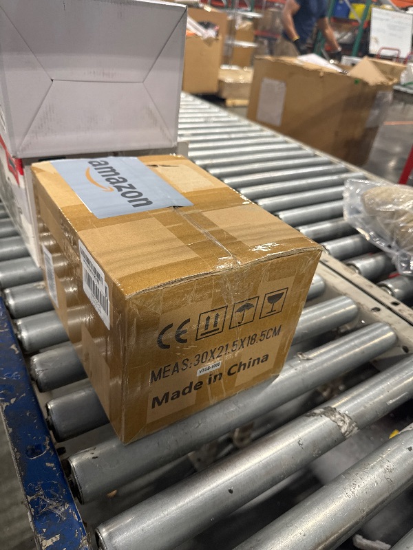 Photo 1 of Yinleader 1000W Voltage Converter Transformer(110V to 220V OR 220V to 110V) 1000 Watt Step Up/Down Converter 110/120 Volt - 220/240 Volt w/US Power Cord,Circuit Breaker Protection (VTUS-1000)