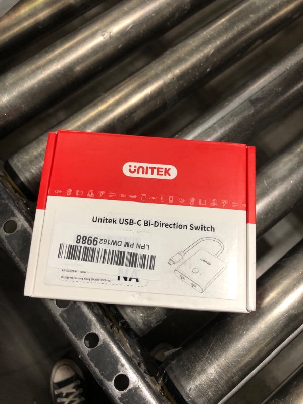 Photo 1 of Unitek Bi-Directional USB C Switcher 1 in 2 Out 2 in 1 Out USB Switch Selector 2 Computers Share 1 Device Video Switch 10Gbps Data Transfer 8K@60Hz Video Type-C Power Adapter Included Silver