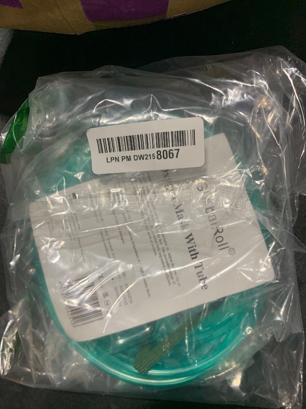 Photo 1 of Oxygen Mask, Adult Elongated Oxygen Mask with 7feet Length 6mm Oxygen Tube and Adjustable Elastic Strap, DEHP-Free and Latex-Free Materials, 2 Pack (Green,for Adult)