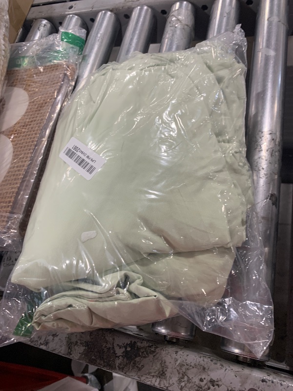 Photo 1 of Duvet Cover Queen Size Set - Extra Soft Queen Size Duvet Cover 90 x 90 with 2 Pillow Shams - Hotel Luxury Easy Care and Fade Free w/ Zipper Closures & Ties - Breathable Bedding Set (Light Sage Green)