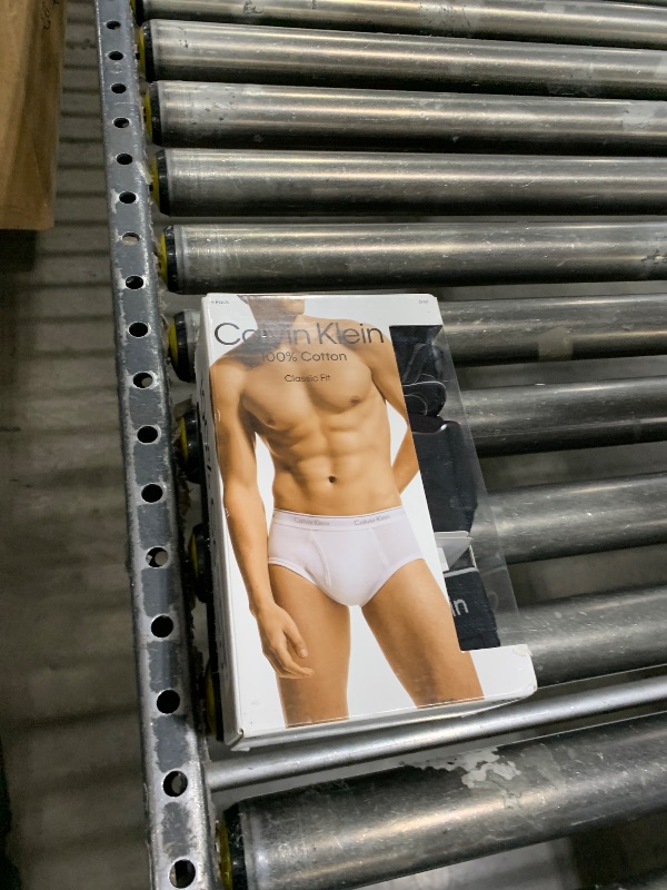 Photo 1 of Calvin Klein Men's Cotton Classics 5-Pack Brief (S)