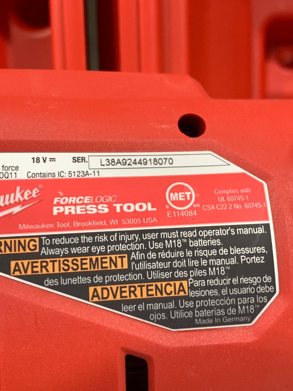 Photo 1 of Milwaukee M18 18-Volt Lithium-Ion Brushless Cordless Force Logic Press Tool 2 BATTERIES 1 BATTERY CHARGER