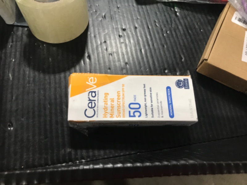 Photo 1 of CeraVe 100% Mineral Sunscreen SPF 50, Face sunscreen With Zinc Oxide & Titanium Dioxide, Hyaluronic Acid + Niacinamide + Ceramides, Oil Free, Travel Size 2.5 oz