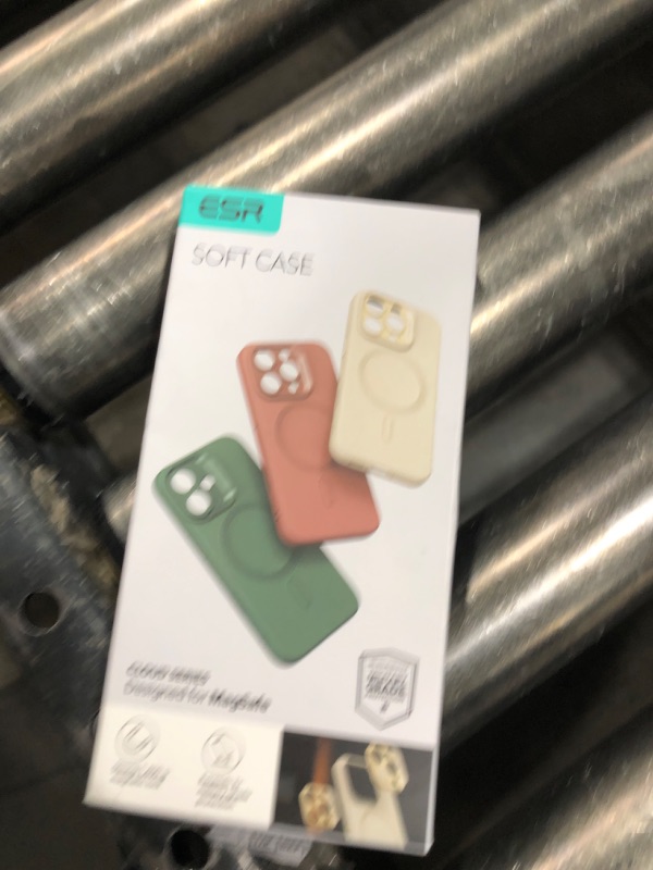 Photo 1 of PHONECASE 