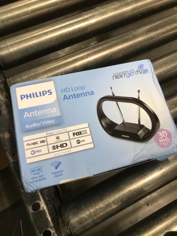 Photo 1 of Philips Modern Loop Rabbit Ears Indoor TV Antenna, 15 inch Extendable Dipoles, 4K 1080P VHF UHF, Tabletop Antenna, Digital HDTV Antenna, Smart TV Compatible, 4ft Coaxial Cable, Black, SDV7114A/27