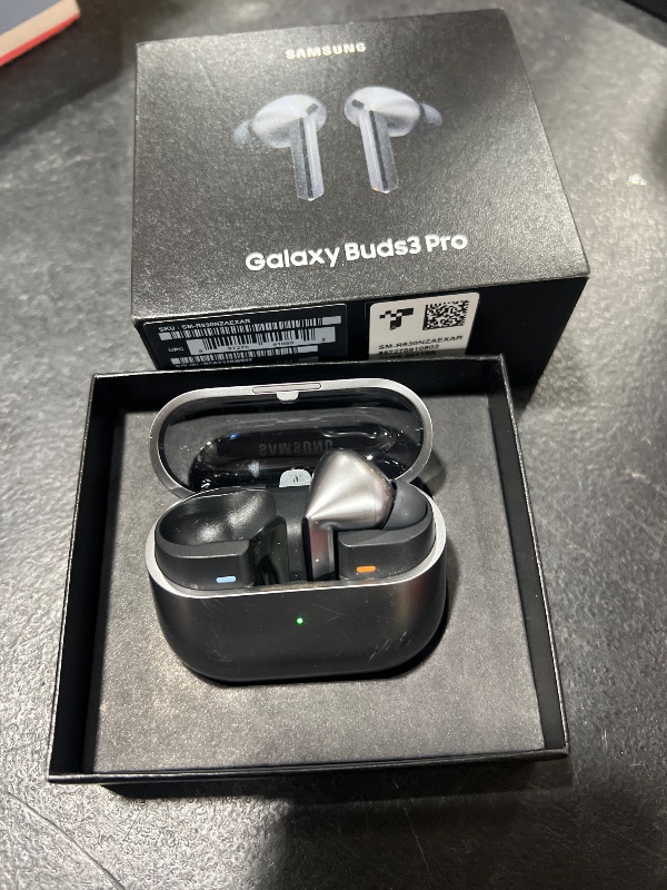 Photo 1 of Samsung Galaxy Buds 3 Pro AI True Wireless Bluetooth Earbuds, Noise Cancelling, Sound Optimization, Redesigned Comfort Fit, Silver [US Version, Amazon Exclusive, 2Yr Warranty]