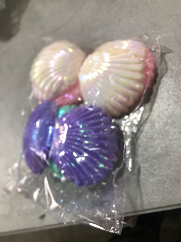 Photo 1 of 10Pcs Shell Candy Boxes Plastic Plastic Candy Containers Small Gift Box Jewelry Storage Box Seashell Containers Box for Wedding Birthday Baby Shower Christmas Party Favors Home Decor (10pcs)