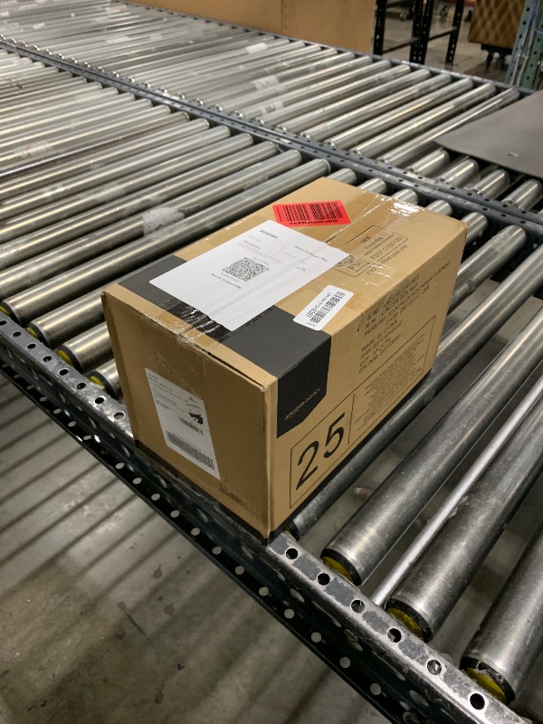 Photo 1 of Amazon Basics Dog and Puppy Pee Pads with 5-Layer Leak-Proof Design, X-Large, 28 x 34 Inch - Pack of 25, Blue & White