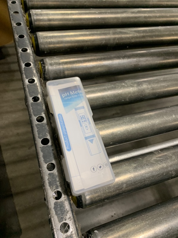 Photo 1 of PH Meter for Water Hydroponics Digital PH Tester Pen 0.01 High Accuracy Pocket Size with 0-14 PH Measurement Range 