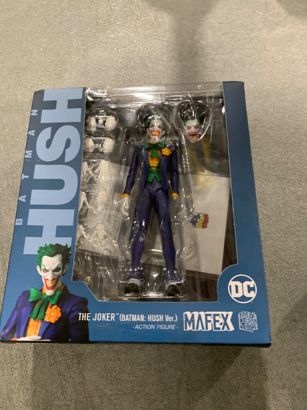 Photo 1 of Medicom DC Comics: Hush Joker Mafex Action Figure Multicolor