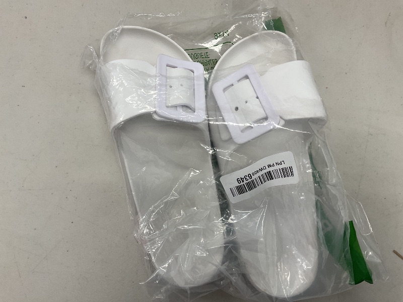 Photo 1 of L LOUBIT Cloud Slides for Women with Arch Support Pillow Soft Recovery Sandals Lightweight Summer Beach Slippers Non-Slip Shower Shoes White 39