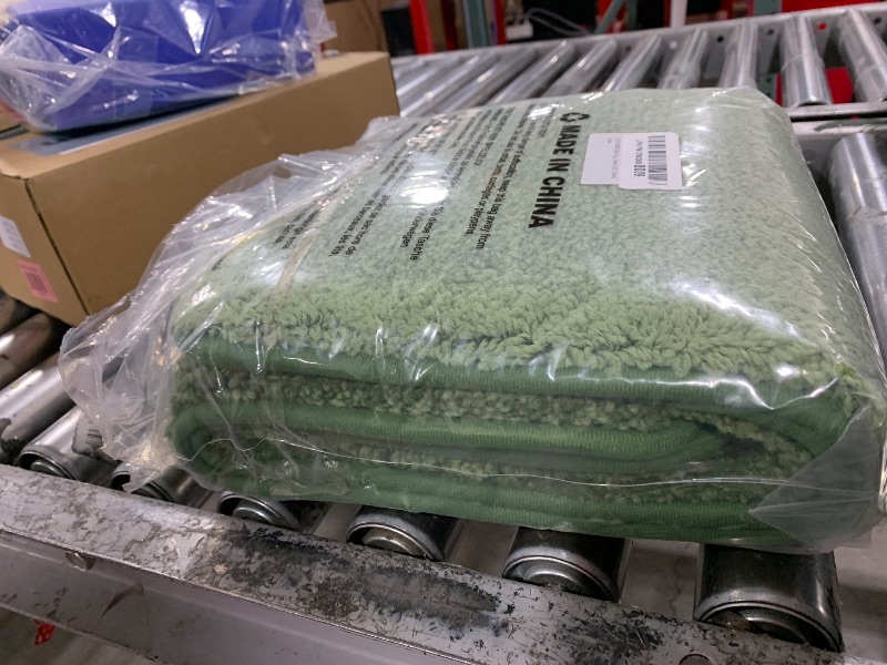 Photo 1 of COSY HOMEER Bath Rugs for Bathroom Extra Thick- Anti-Slip Bath Mats Soft Plush Yarn Shaggy 100% Strong Mirco Polyeste Mat Living Room Bedroom Mat Floor Water Absorbent(Green,20x32 - Inches)