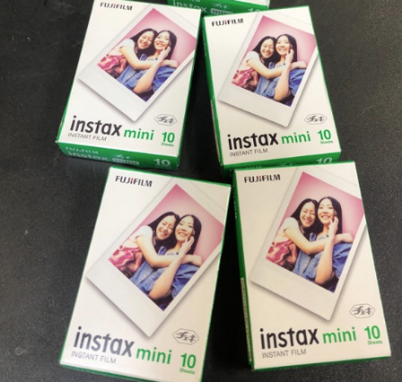 Photo 2 of [New] Fujifilm Instax Mini Instant Film Single10 Films (EXP 2026.8)
4PACK