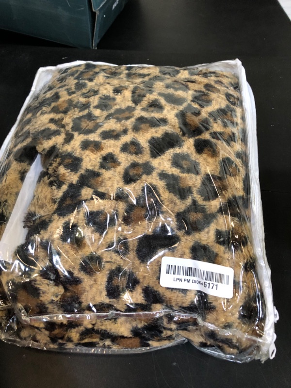 Photo 2 of Beautyrest Brushed Long Fur Electric Throw Blanket Ogee Pattern Warm and Soft Heated Wrap with Auto Shutoff, 50 in x 60 in, Leopard