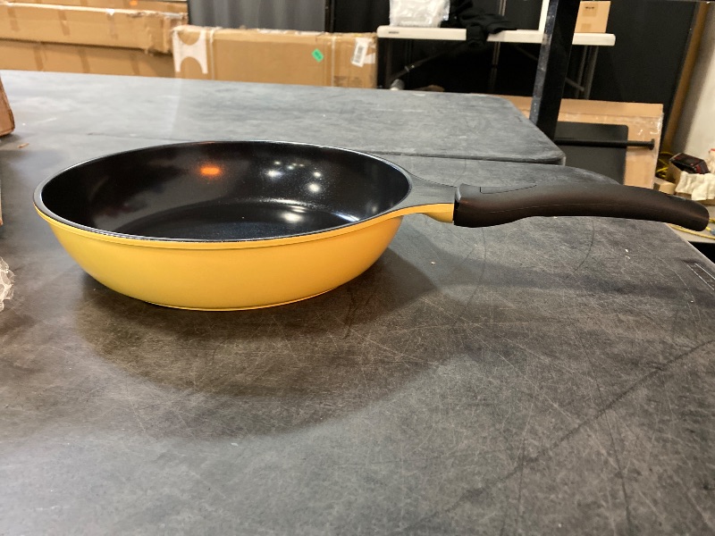 Photo 2 of 30cm Frying Pan, Long Lasting Aluminium Frying Pan with Ceramic Non-Stick Coating Pans Corrugated base for Kitchen(Yellow)