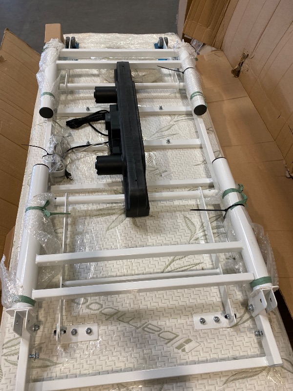 Photo 1 of 70"x30" Luxury Massage Bed ,Folding Bamboo Adjustable Massage Bed With Remote & Head Pillow Comfortable For Spa , Salon, Or Physical Therapy New
