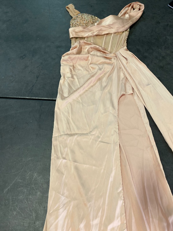 Photo 2 of COLOR ( champagne) SIZE ( M) One Shoulder Slit Prom Dresses with Train Pleated Long Sequin Formal Party Dresses for Women