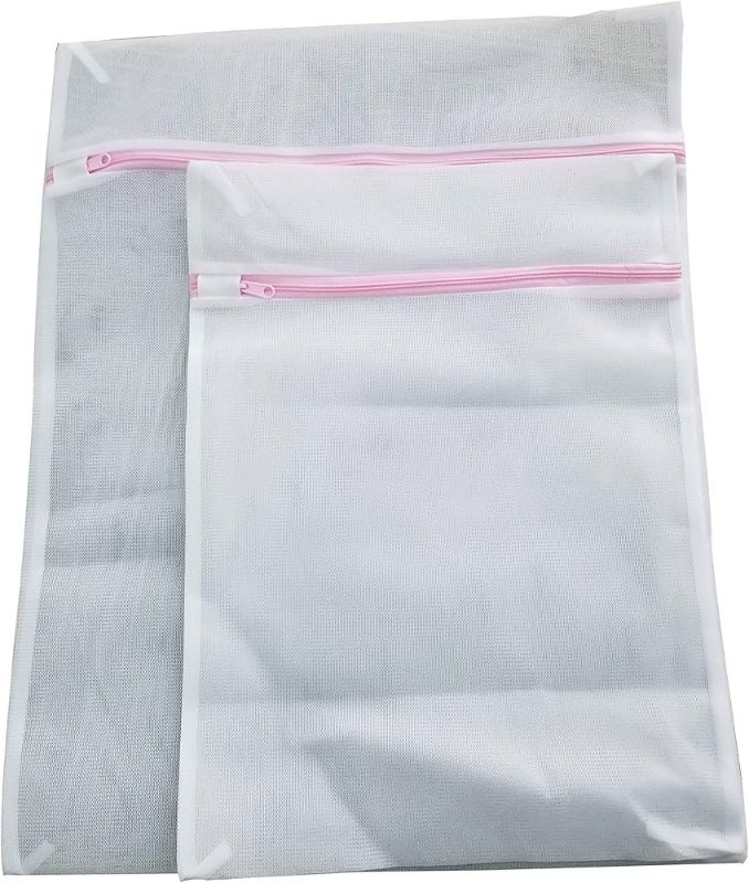 Photo 1 of Mesh Laundry Bags, Set of 6, Zipper Closure. Sizes 2 smalls, 2 med and 2 large