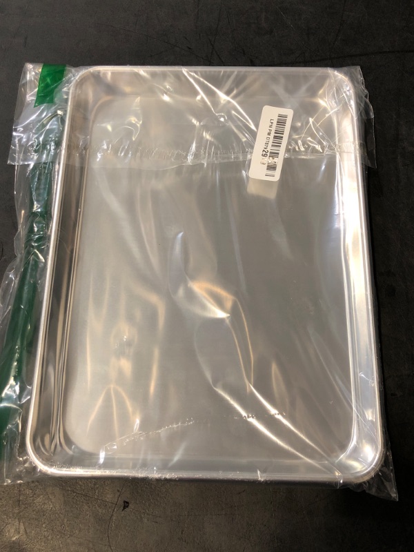 Photo 1 of New Star Foodservice Commercial-Grade 18-Gauge Aluminum Sheet Pan/Bun Pan (9 x13 x1 inch (Quarter Size))