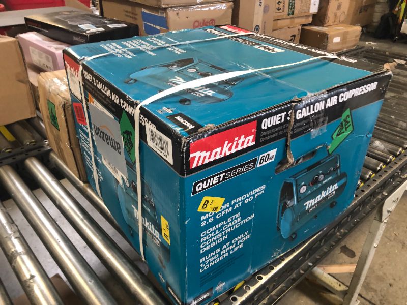 Photo 2 of Makita MAC320Q Quiet Series 1-1/2 HP, 3 Gallon, Oil-Free, Electric Air Compressor