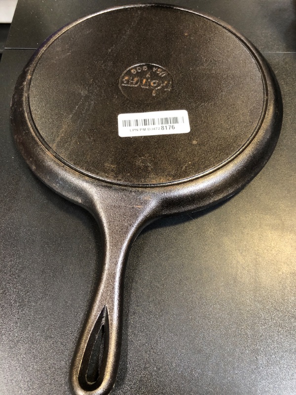 Photo 2 of Lodge L9OG3 Cast Iron Round Griddle, Pre-Seasoned, 10.5-inch